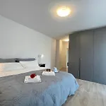 Modern House Apartment *
