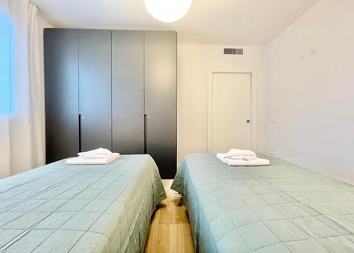 Modern House 公寓 *